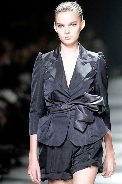 Look 27